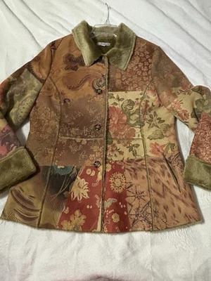 Abrigo chaqueta forrada de piel sintética de retazos florales con botones talla grande Foto 1 de 4