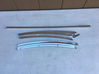 Cadillac 1977-1984 sedán Deville marco de apertura de puerta moldura pasajero trasero Foto 1 de 4