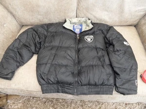 RARE PRO PLAYER OAKLAND RAIDERS PUFFER JACKET MEDIUM MENS - GOOD CONDITION - Picture 1 of 8