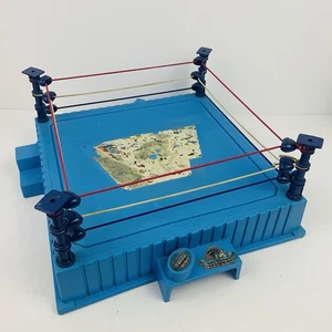 Anillo de Lucha Hasbro De Colección WWF 1989 Postes Cuadrados Azules Titan Lucha Deportiva WWE - Imagen 1 de 9