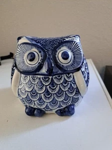 Blue & White Porcelain Owl Farmhouse Decor Chinese Figurine Statue - Picture 1 of 6