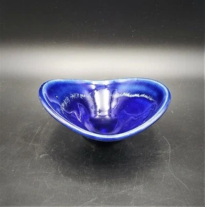 Handmade studio pottery cobalt oblong Bowl vintage studio pottery blue White dri - Imagen 1 de 9