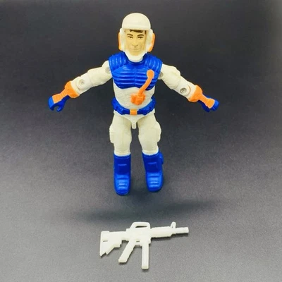 1993 Hasbro GI Joe Snow Storm v2 3.75” Action Figure with Rifle No Mask Vintage - Image 1 of 4