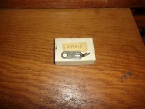 (1) 249845 hilo tirar dedo para máquina de coser SINGER 71-30 71-31 271K1 - Imagen 1 de 2