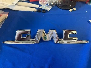 1955 1956 1957 1958 GMC Suburban TAILGATE EMBLEM New Chrome - Picture 1 of 11