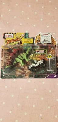 Maisto Dino Adventures 迷你玩具套装 带恐龙和车辆 15462 — 第 1/4 张图片