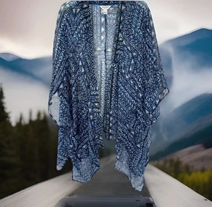 Blusa Arizona Rectángulo Triángulo Azul Talla M - Imagen 1 de 10