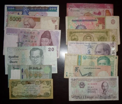 13 different banknotes from Asian countries - Image 1 of 4