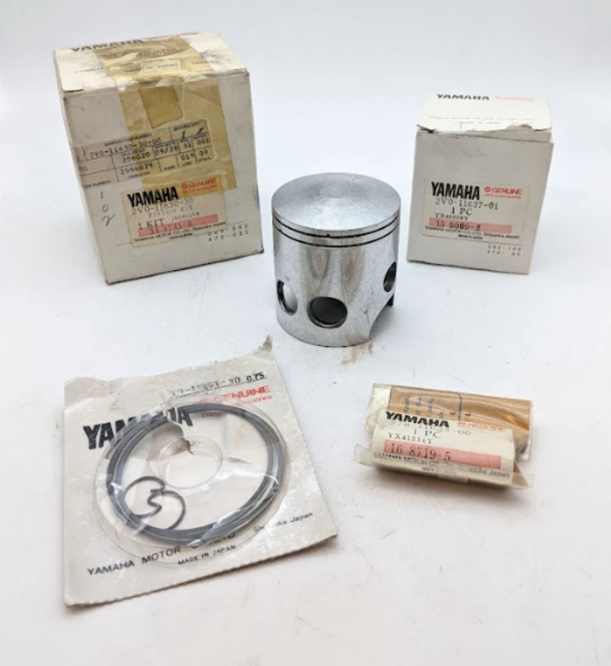 Yamaha RD400F 1979 OEM kit de pistón 3er O/S 2V0-11630-30 Foto 1 de 1