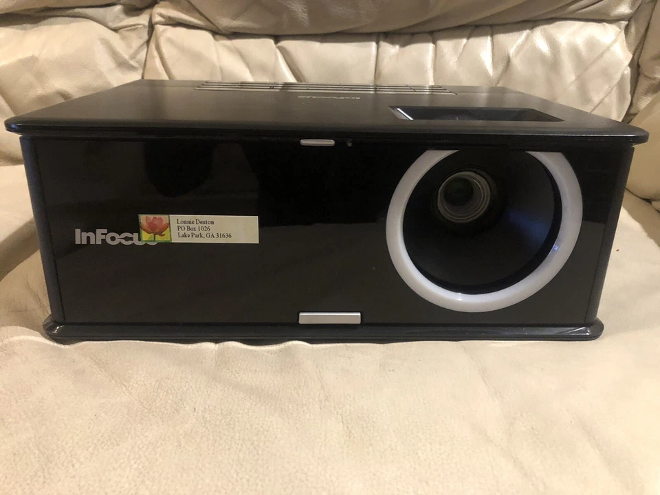 InFocus IN2116 DLP Projector with Lite Touch Keypad & Cables - ready to use - Image 1 of 2