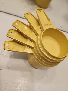 Tupperware Vintage Mustard Yellow Retro 70's Nesting Measuring Cups Set 5 - Picture 1 of 9