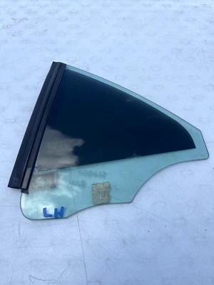 2011 MERCEDES-BENZ SLK350 ЗАДНЯЯ ЧЕТВЕРТЬ СТЕКЛА УГЛОВОЕ СТЕКЛО ТОНИРОВАННАЯ ЛЕВАЯ СТОРОНА OEM - Изображение 1 из 4