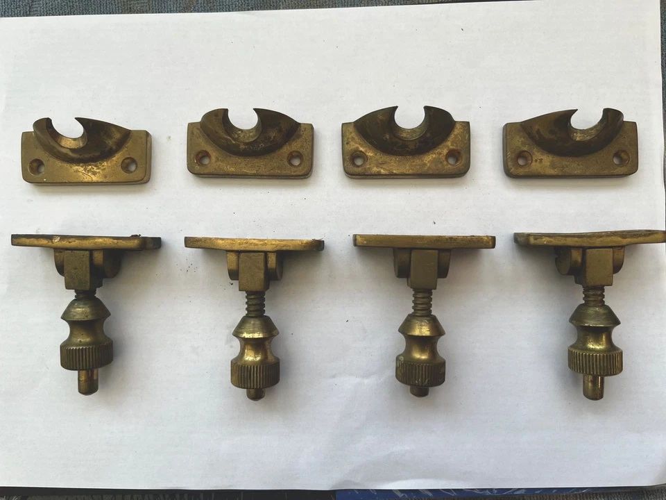 Four  Brighton Sash Window Fastener Lever Lock Twist Arm Latch Brass. - Image 1 of 1