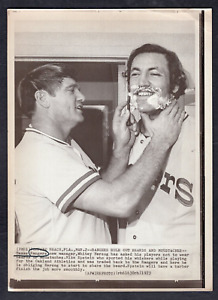 Whitey Herzog & Mike Epstein 1973 Press Photo Texas Rangers