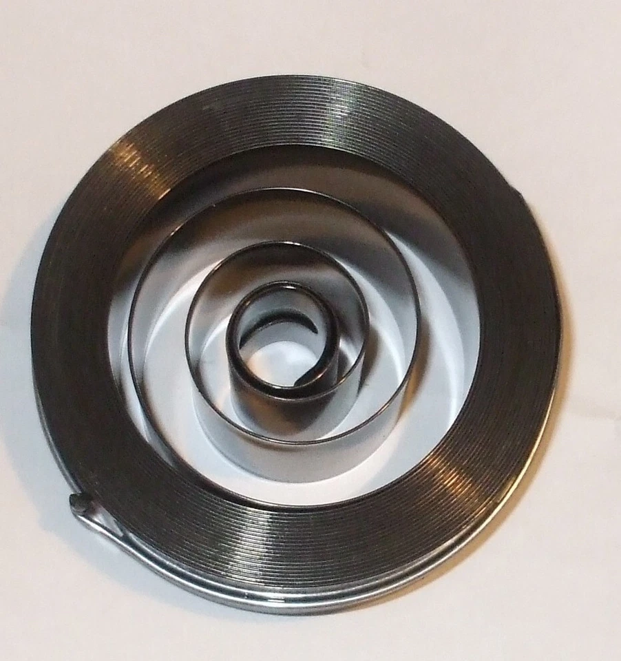 HMV / Victor Gramophone spring 32mm (1 1/4") eye/eye for early gramophones - Image 1 of 1