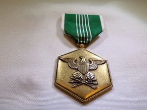 GENUINE U.S. FULL SIZE MEDAL: ARMY COMMENDATION NAMED ISSUED (3809) - Picture 1 of 12