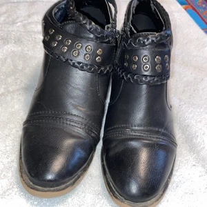 Two Lips Ankle Boots Sz 8 Great Condition. Normal Wear. Very Cute . - Picture 1 of 9