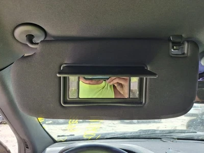 Parasol izquierdo usado se adapta a: Jeep Grand Cherokee 2014 con iluminación izquierda grado A Foto 1 de 4