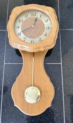 AMS Funk-Pendeluhr Massivholz Braun Mineralglas - Bild 1 von 4