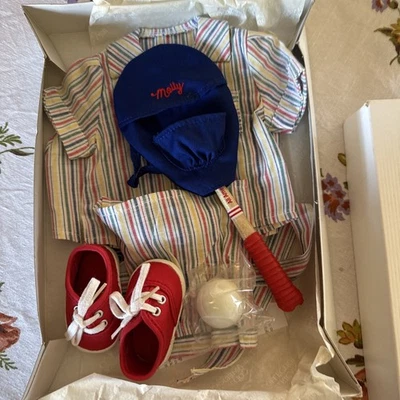 American Girl Molly Tennis 1997 ¡Traje de 3 piezas/cinta/raqueta/bola y papeleo! Foto 1 de 2