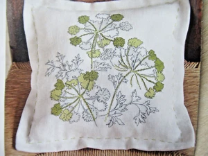 Stickvorlage "Bärenklau - Blüten und Blätter" Kreuzstichmotive Lesley Teare - Bild 1 von 3