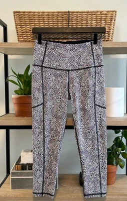 Victoria's Secret CottonYoga Mid-Rise Leopard Print Capri Leggings Small 2-6 - Image 1 of 4
