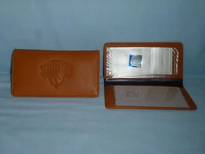 Chequera de cuero New York NY KNICKS NUEVA TOSTADA + Foto 1 de 4