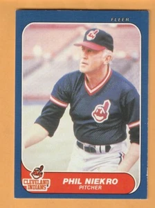 Phil Niekro Cleveland Indians 1986 Fleer actualización #U81 Salón de la fama 8Q - Imagen 1 de 2