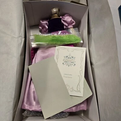 NEW DISNEY CINDERELLA STEPSISTER ANASTASIA DRIZELLA PORCELAIN KEEPSAKE DOLL - Image 1 of 4