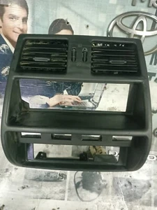 Consola central Nissan Terrano Ford Maverick 687500F000 68 750 0F 000 682600F000 - Picture 1 of 2