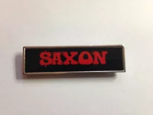 SAXON METAL BADGE VINTAGE EARLY 80'S METAL BADGE FREE POSTAGE NWOBHM - Foto 1 di 2