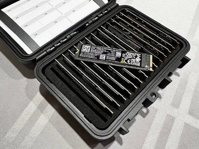 LOTE A GRANEL de 15 discos duros WD/Micron/Kioxia PCIe NVMe 512 GB m.2 SSD 2280 + ESTUCHE Foto 1 de 4