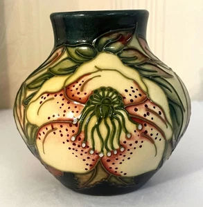 Moorcroft Hellebore Vase 35/3 Shape by Nicola Slaney 8.3cm Tall [Second] - Picture 1 of 6