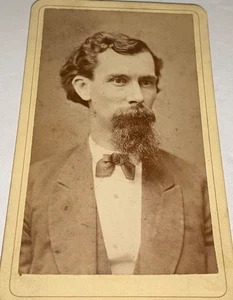 Antiguo caballero victoriano americano con perilla! ¡Foto CDV de Galena, Illinois! US - Imagen 1 de 5