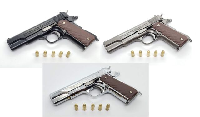 Pistola de juguete de plástico (perdigones) aislados en un estudio de fondo  blanco. Esta pistola está basado en un Smith y Weston jefes especial  Fotografía de stock - Alamy