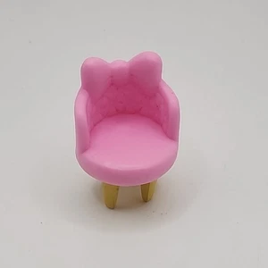 Silla de juguete de plástico amarillo rosa sin marca - 1,5 pulgadas de alto - Imagen 1 de 2