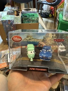 Cars 2 (Pixar) - Die-Cast 1 Ape & Tomber - Disney Store - Con estuche - Como nuevo - Imagen 1 de 6