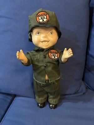 VINTAGE 1947 LION UNIFORM CO. BONECA COMPOSTA BUDDY LEE 13" LINHAS DE VAN ALIADAS - Imagem 1 de 4