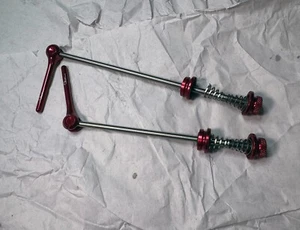 OMNI Racer WORLDS LIGHTEST • Road Wheel Skewers 46g: RED - Mint Used Condition - Picture 1 of 3