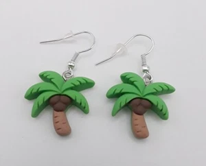 Cute Palm Tree Dangle Drop Earrings Resin Beach Fun Ocean Novelty Gift - Picture 1 of 4