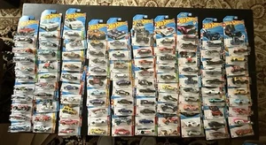 Random HOT WHEELS LOT OF 100 MAIN LINES🔥🔥🔥 Mostly Cases F G H J - Mix2 - Picture 1 of 1