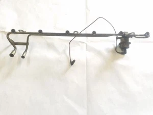 4.9L Fuel Rail | Fits 1991-1993 / 1996-1998 Ford F150 / F250 / Mustang - Picture 1 of 12