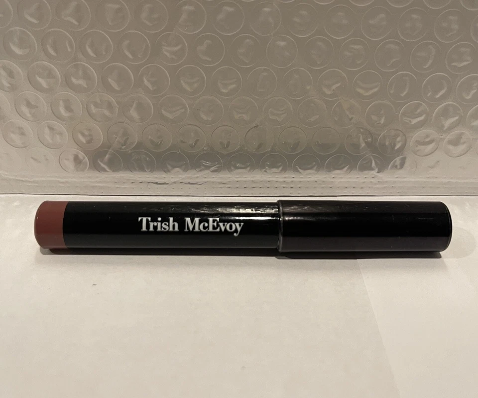 Lápiz esencial Trish McEvoy lápiz labial desnudo 1,44 g,05 oz tamaño completo Foto 1 de 2