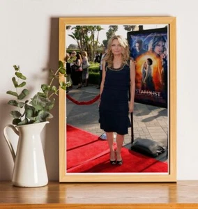 Michelle Pfeiffer : 12"x8" Professional Photo - Picture 1 of 2