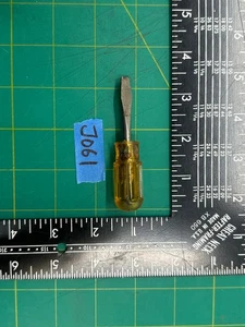 Destornillador ranurado de cabeza plana rechoncho vintage de 3,25" mango amarillo, hecho en EE. UU. - Imagen 1 de 3