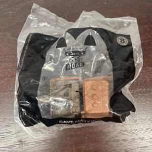 2022 McDonalds McDonalds Cars On The Road Happy Meal Spielzeug Höhle Mater 8 #8 - Bild 1 von 5