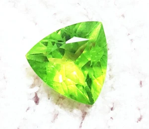 Lose Edelstein Peridot Billion Form 9,40 ct zertifiziert mit kostenlosem Geschenk - Bild 1 von 6