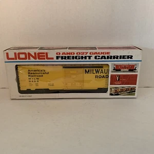 Lionel Train 6-9455 Yellow w/Black Heralding MILW Milwaukee Road MR Boxcar NIB - Picture 1 of 8