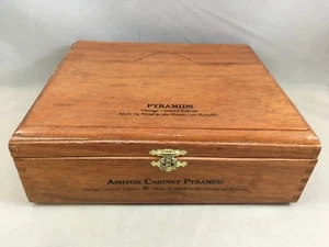 Caja de cigarros de madera Ashton Cabinet Pyramids República Dominicana caja de baratija vintage - Imagen 1 de 12