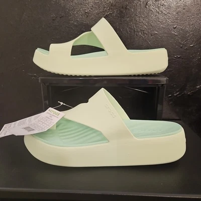 NUEVO CON ETIQUETAS CROCS Sandalias para mujer Escapada Plataforma Punta Lazo Tinte Jade Talla 10 Foto 1 de 4
